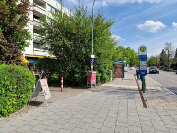 Schicker Laden / Physio / praktisches Büro mit Schaufensterfront in Unterhaching zu vermieten - Lage vor Bushaltestelle