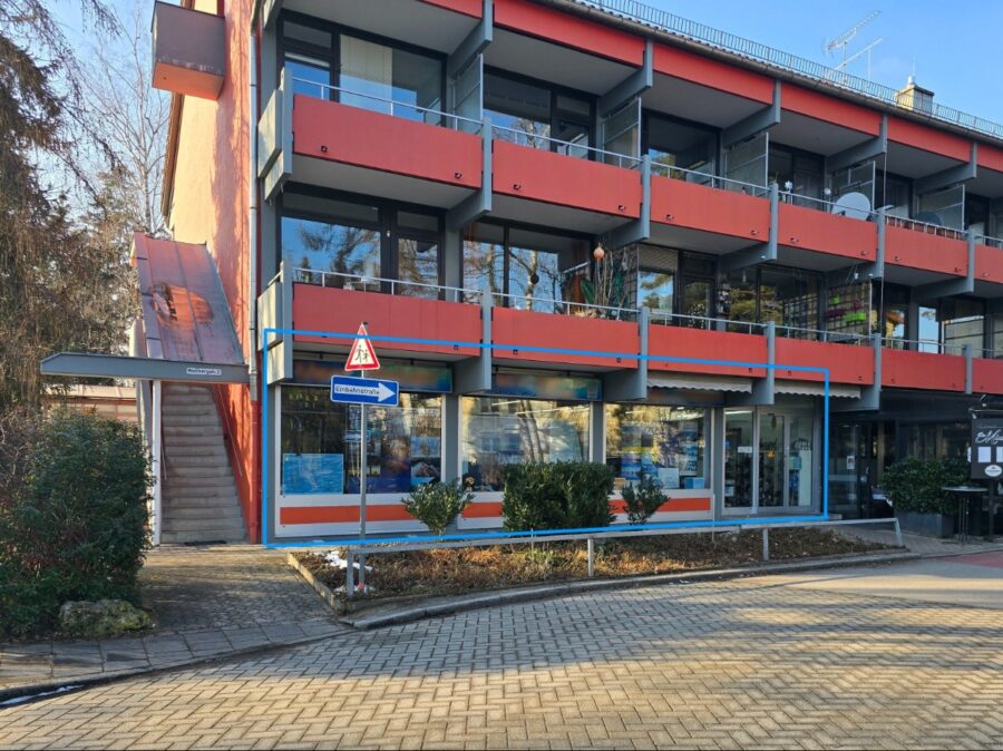 Große Ladeneinheit inkl. Lagerräumen in Baldham - Ladenansicht