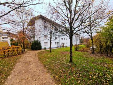 Helle 3-Zimmer-DG-Wohnung in Ottobrunn zu vermieten - Grüner Innenhof