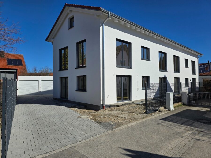 Bezugsfertiges Neubau-Doppelhaus: Raumwunder inkl. Wärmepumpe - Nähe Flughafen - Bild...